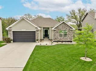 5041 NW Timberline Dr, Riverside, MO 64150