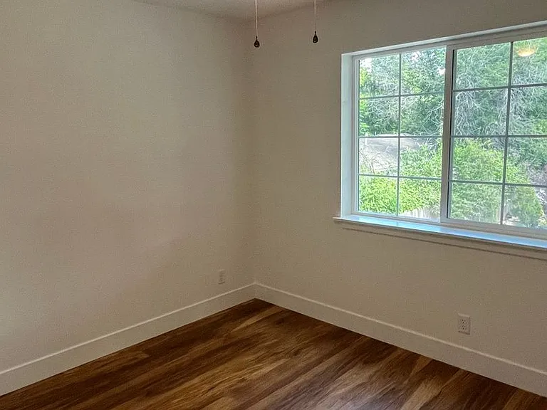 1129 Stewart Ave #B — Photo 8