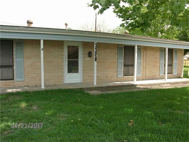 1st image of 1128 Helen Dr