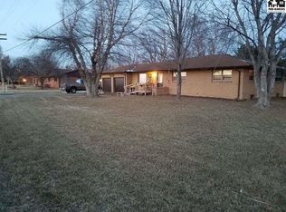 2400 N Hendricks St, Hutchinson, KS 67502