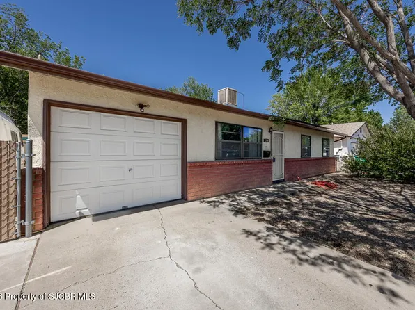 2204 E 11th St, Farmington, NM 87401