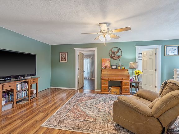 4th image of 191 Tubbs Rd