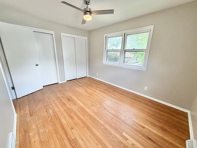 6919-6921 W Brentwood Ave E — Photo 20