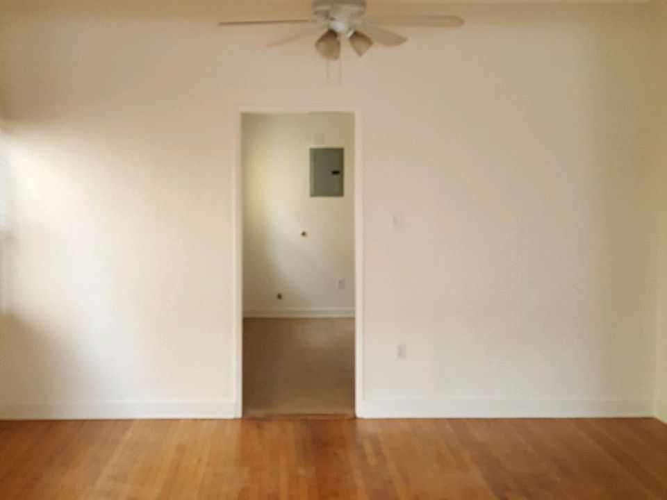 1st image of 425 N Ogden Dr