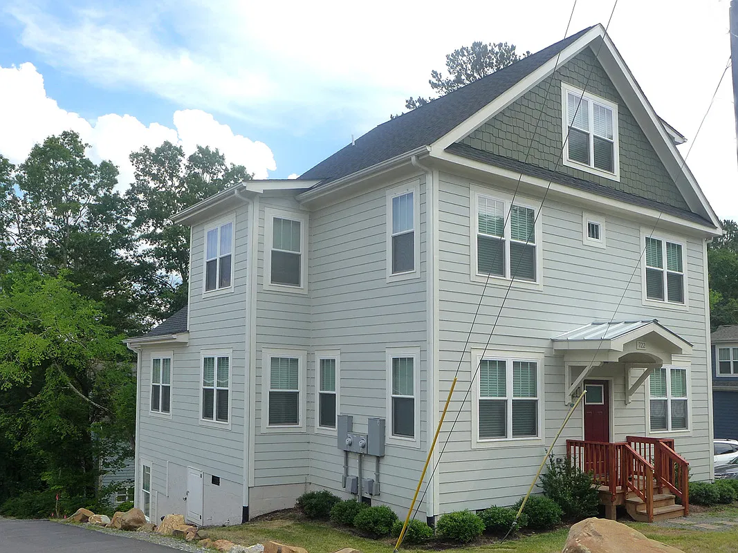 4 bed, 1600 sqft, $4,295 — Photo 2