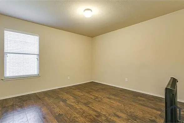8832 Elk Creek Ln — Photo 13