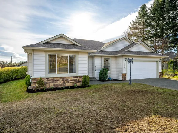 1291 Ridgemount Dr, Comox, BC V9M 4H1