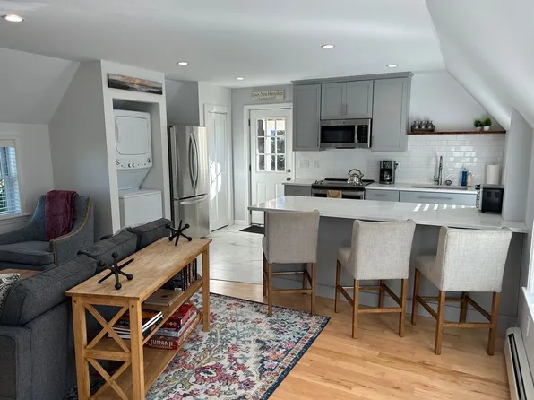 9 Angle St #A, Dover, NH 03820