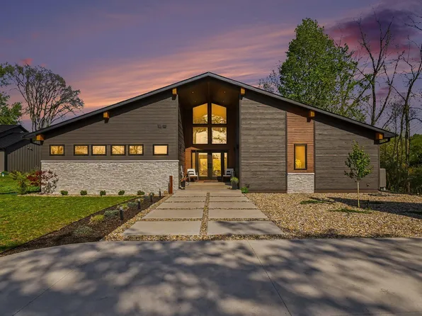 10329 Singer Lake Rd, Baroda, MI 49101