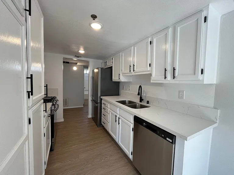 10755 Kling Street — Photo 24