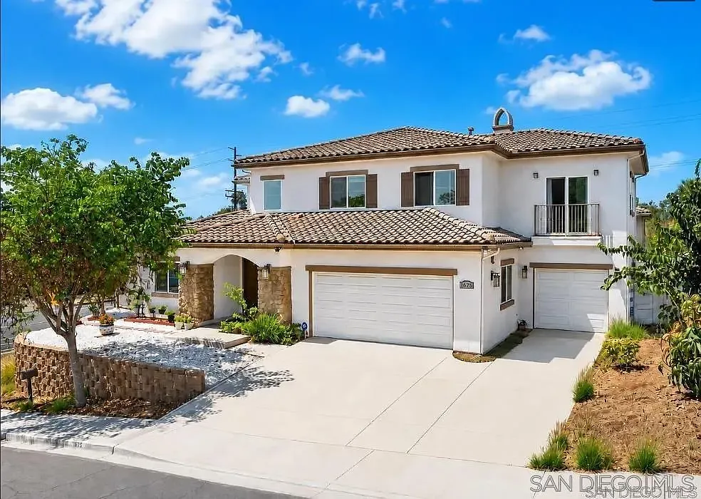 4 bed, 3.0 bath, 2740 sqft, $6,200 — Photo 1