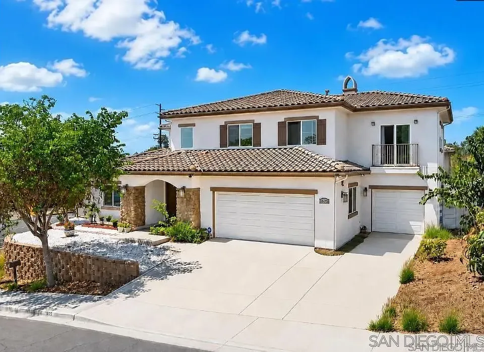 1675 Felicita Ln
