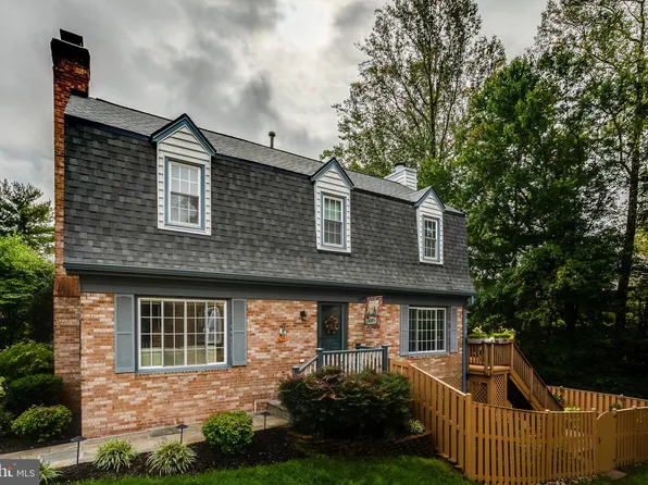 12509 Sweet Leaf Ter, Fairfax, VA 22033