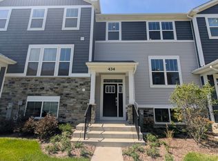 434 Red Oak Cir, Volo, IL 60020
