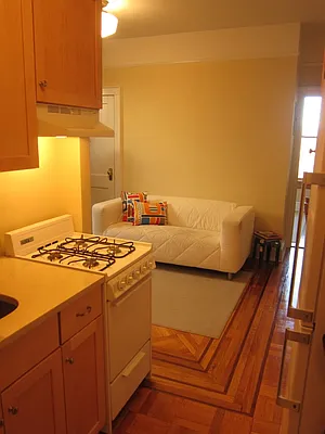 Rented by Realty 2000 Corp | media 17