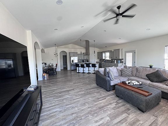 4th image of 2505 Navajo Rd