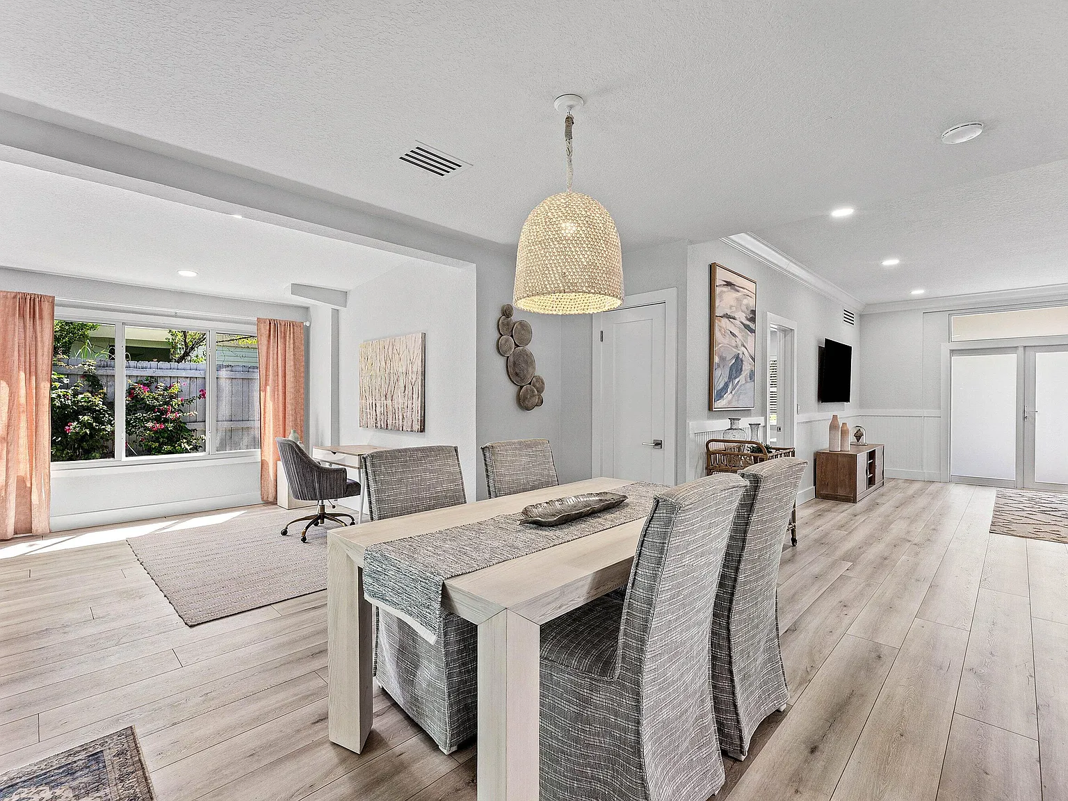 3 bed, 2.0 bath, 1558 sqft, $8,500 — Photo 4