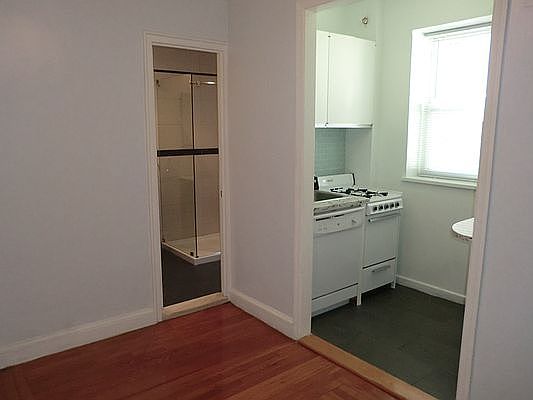 5th image of 29 W 65th St APT 6E