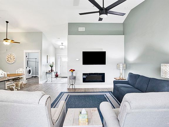 3rd image of 2549 Santa Rosa Dr