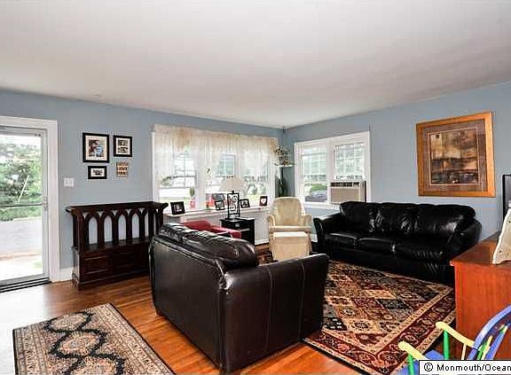 3rd image of 8 Walters Ln