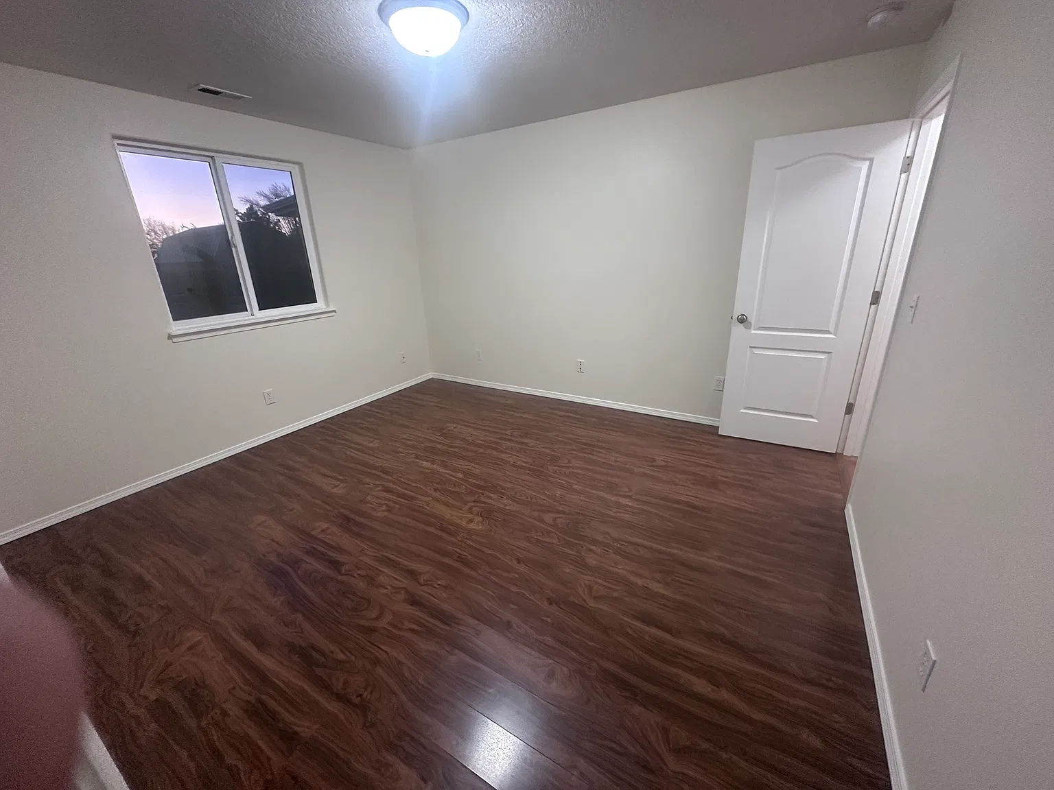 4 bed, 1238 sqft, $2,100 — Photo 4