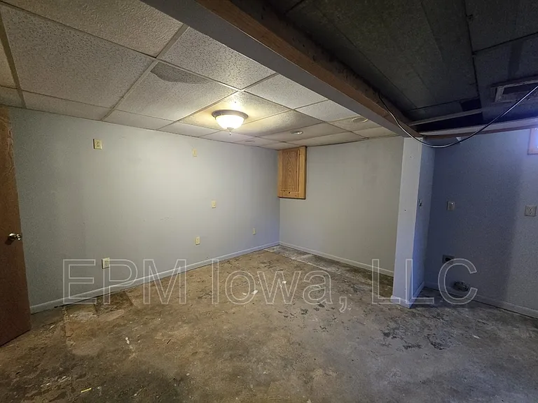 301 Rath St — Photo 18