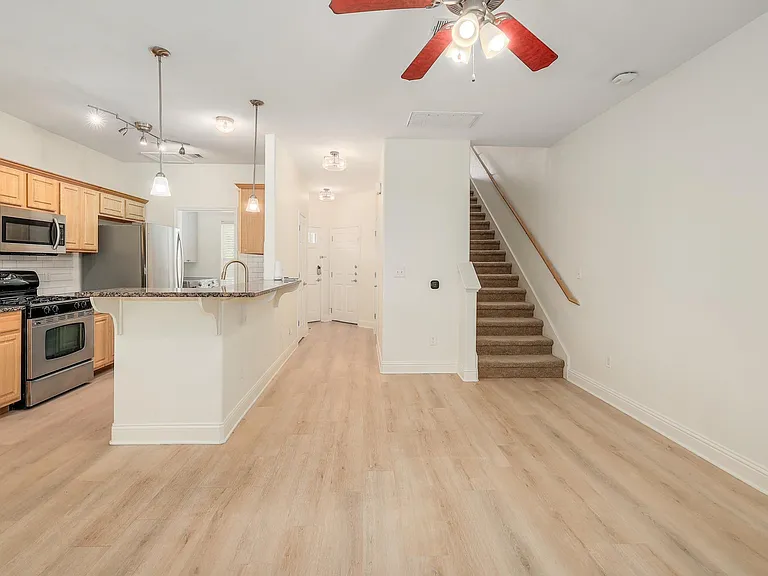 4803 Pecan Springs Rd #B — Photo 6