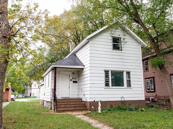 601 10th St S, Fargo, ND 58103