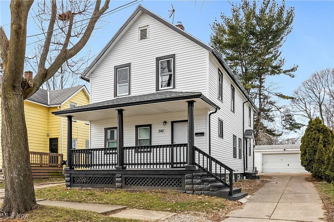 3142 W 71st St photo 1