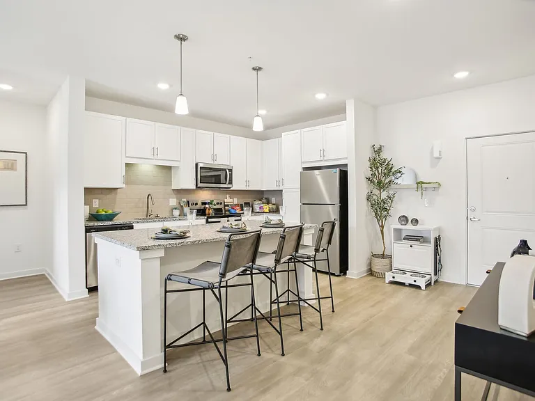 Avion Apartments — Photo 1