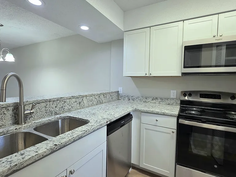 409 Garden Dr #1110-A — Photo 4