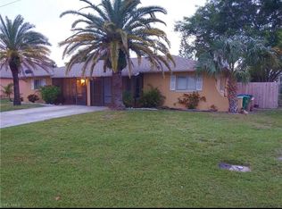 1824 SE Santa Barbara Pl, Cape Coral, FL 33990