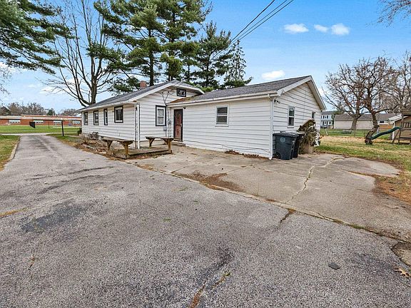 2nd image of 222 N Coquillard Dr