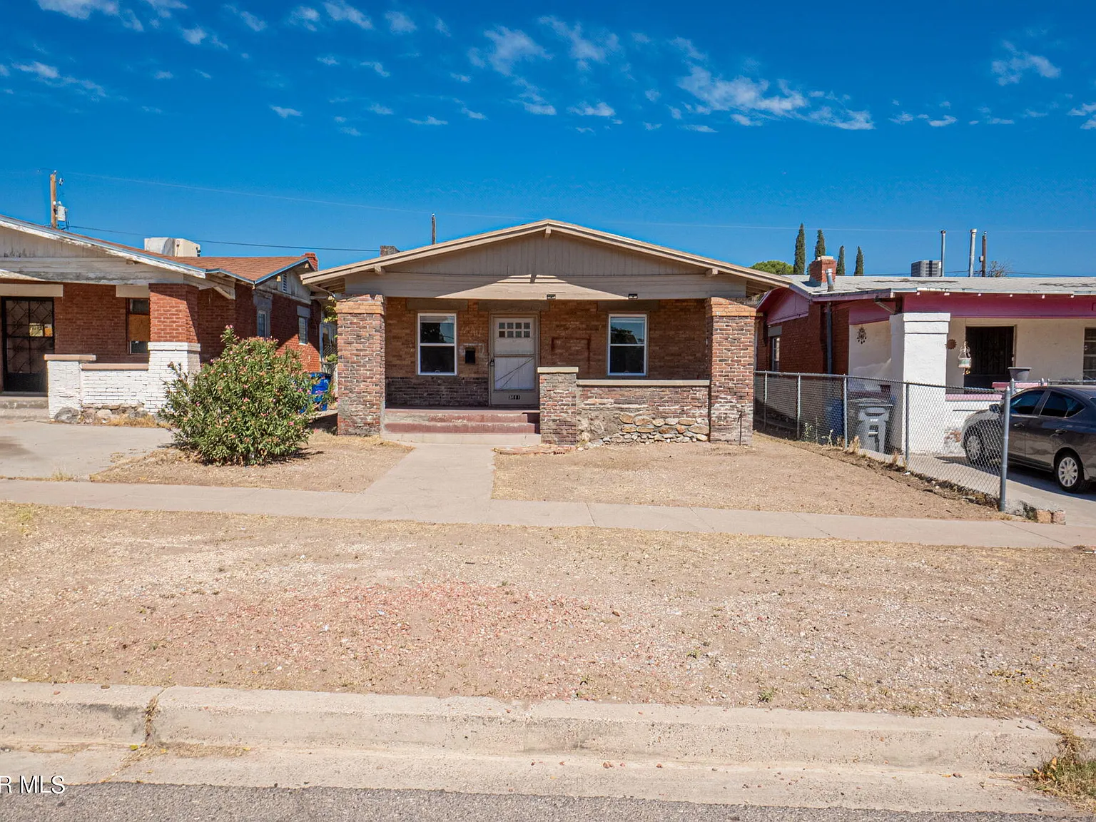 2 bed, 1.0 bath, 936 sqft, $1,000 — Photo 2