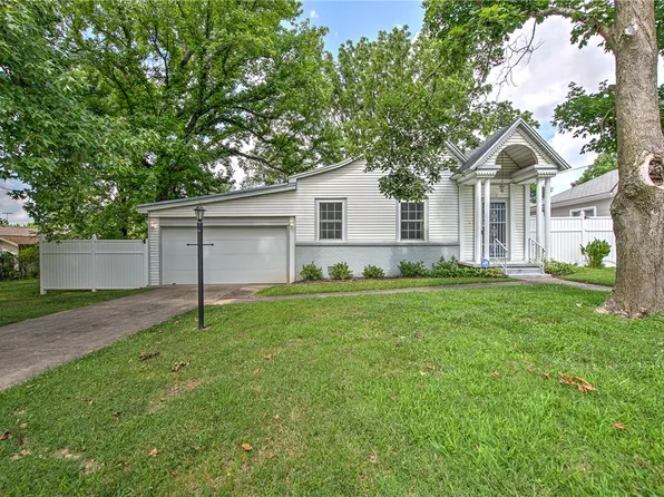 1114 S 4th St, Rogers, AR 72756
