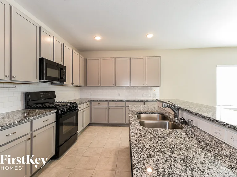 8020 Quartz Ln — Photo 8
