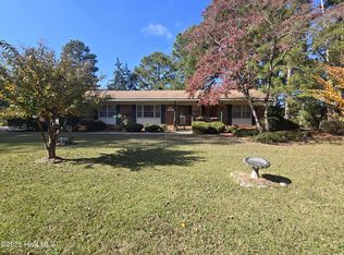 1703 Lake Dr, Laurinburg, NC 28352
