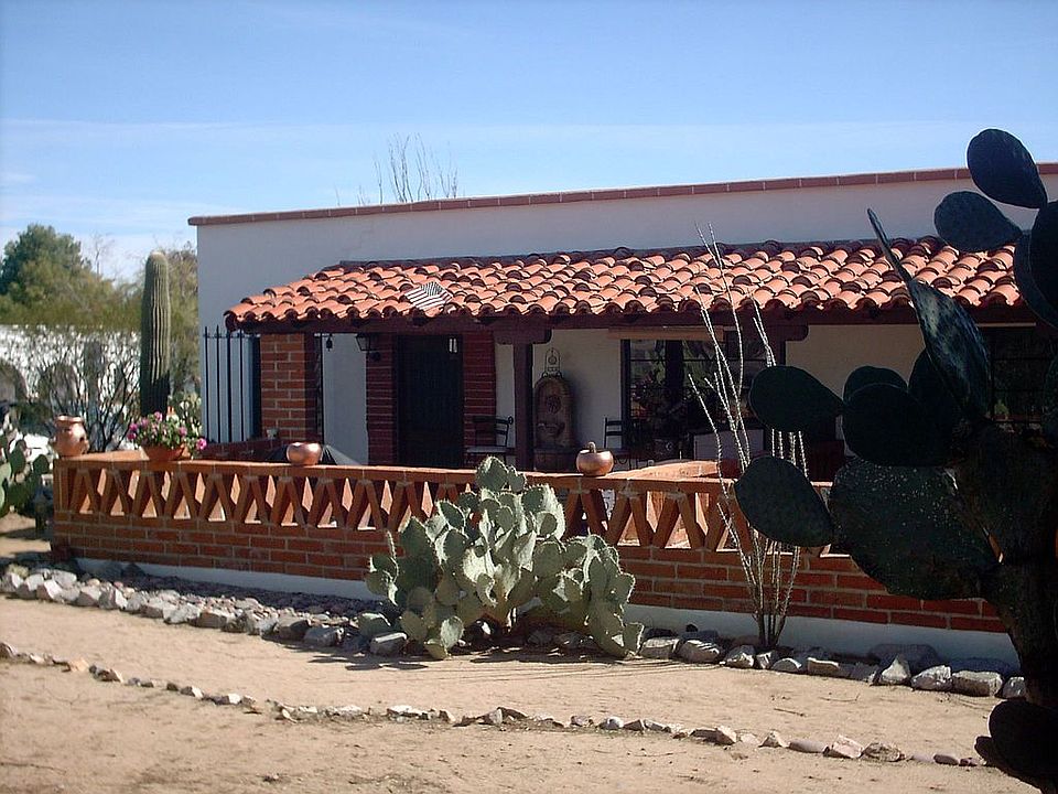 Corner lot with front parking
