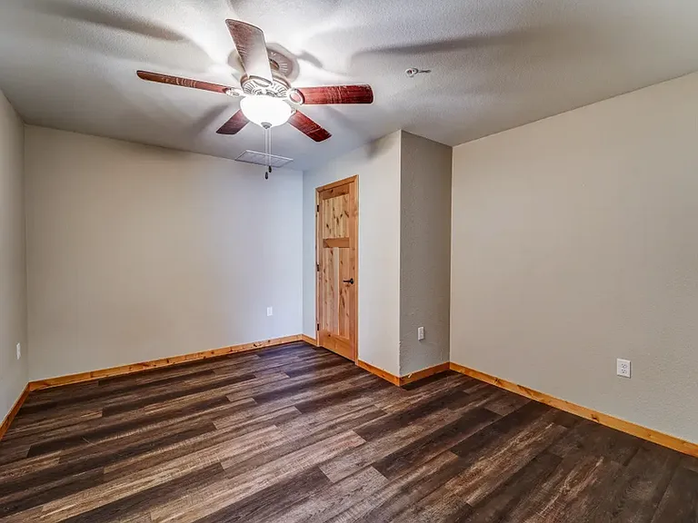 Sunset Place Apartments — Photo 47