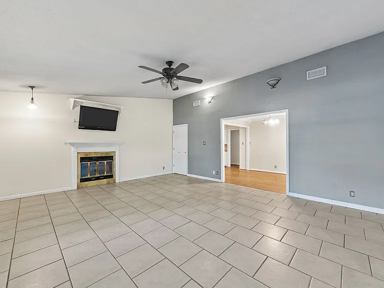 121 Lake Vis W — Photo 6