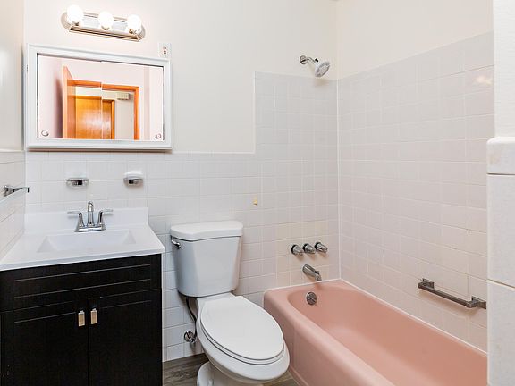 4th image of 2055 Loveland Dr