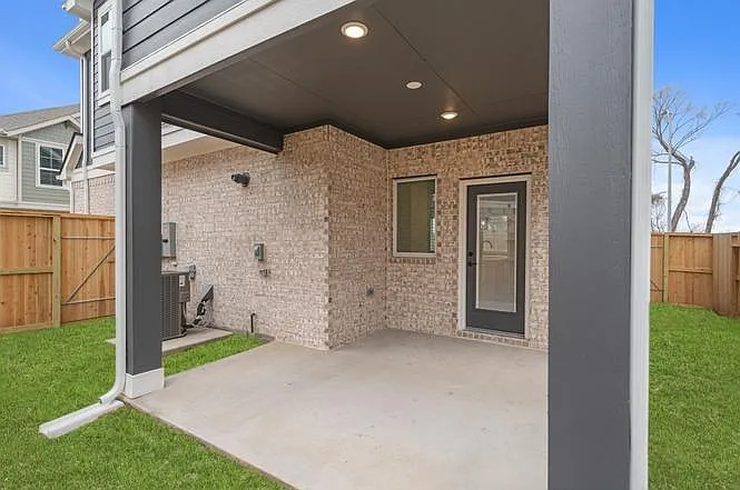 1308 Shaded Rock Dr — Photo 31