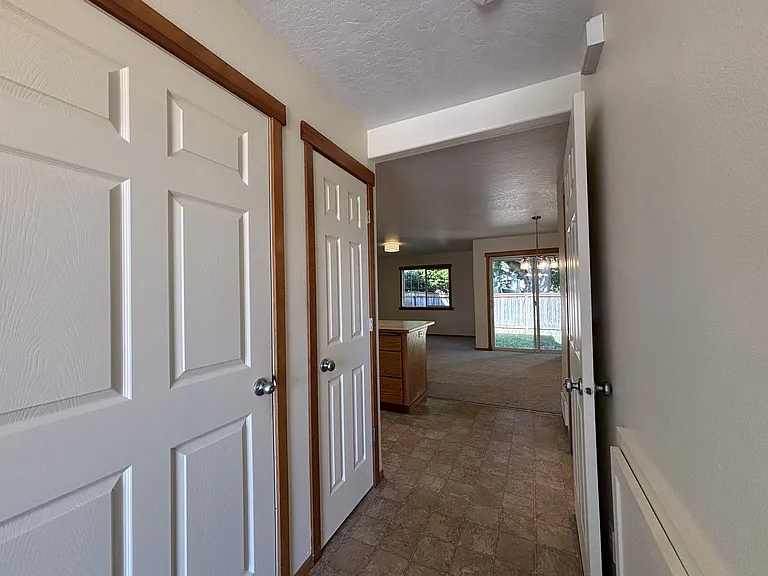 610 Maple St #MAIN — Photo 9