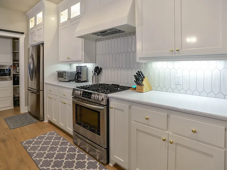8115 Donnington Ct — Photo 12