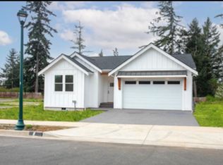 412 W 4th St, Everson, WA 98247