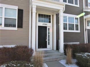 1785 Ruby Dr, Pingree Grove, IL 60140