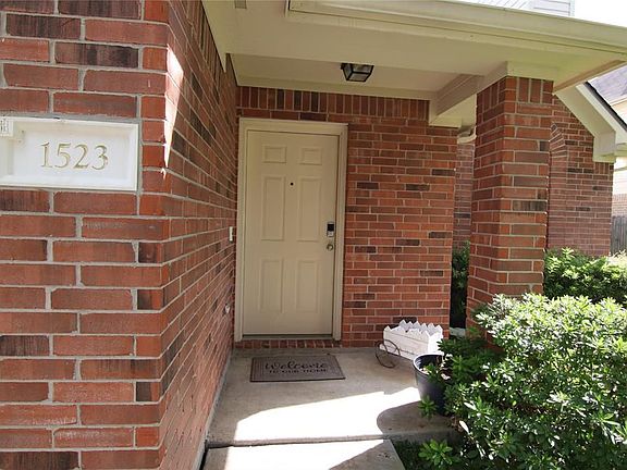 2nd image of 1523 Carstone Ct