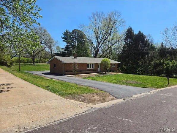 12350 Centerbrook Dr, Florissant, MO 63033