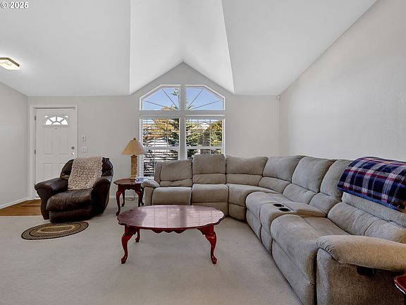 5th image of 1819 SE Orient Dr Unit 8