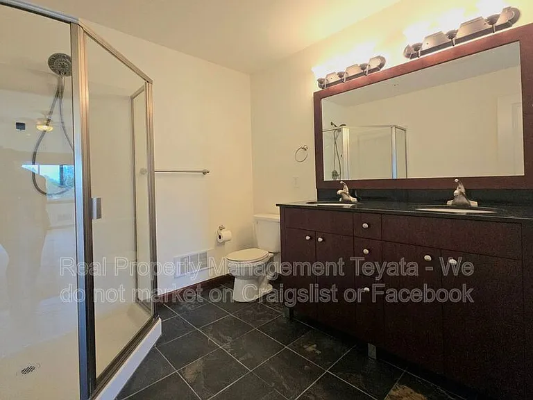 259 W Bakerview Rd #C401 — Photo 11